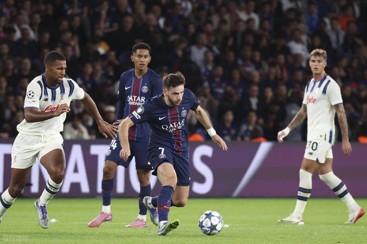 法甲窗口期再迎强敌,拜仁慕尼黑复出首秀,主帅态度——话题不断,更衣室氛围转暖的简单介绍 法甲窗口期再迎强敌,拜仁慕尼黑复出首秀,主帅态度——话题不断,更衣室氛围转暖的简单介绍