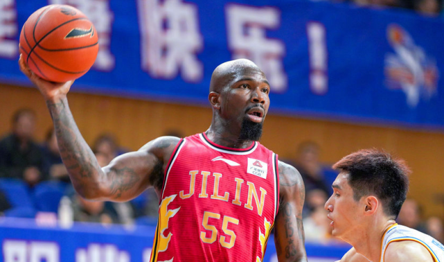 丹佛掘金训练开放日，赛后状态回暖引欢呼，全明星赛在即，心理建设被强调